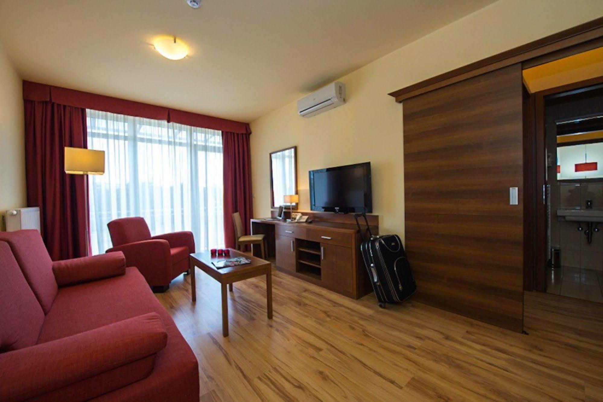 Kehida Family Resort Кехидакустани Экстерьер фото